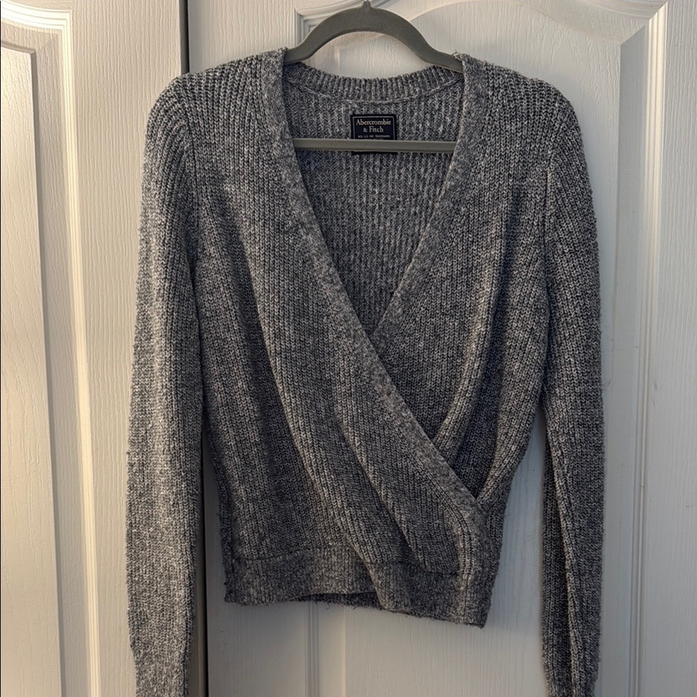 Abercrombie & Fitch Gray Wrap Sweater